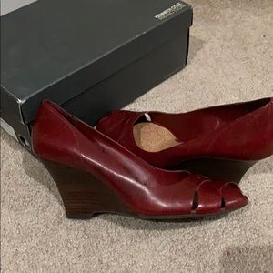 Kenneth Cole Reaction red leather wedges